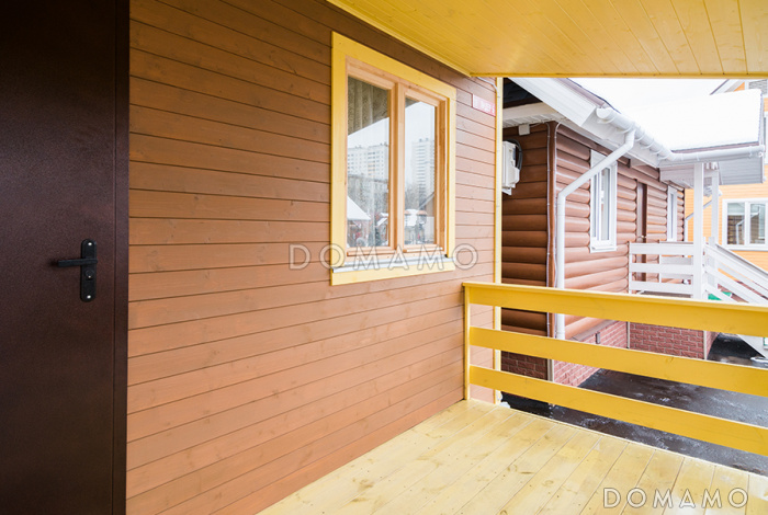 Проект классического дома с крыльцом