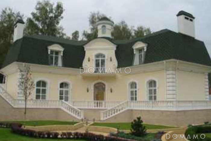 Проект дома из кирпича с бассейном и сауной на цокольном этаже