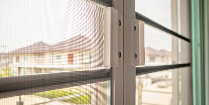 Москитные сетки: как помыть, высушить и спокойно поставить обратно